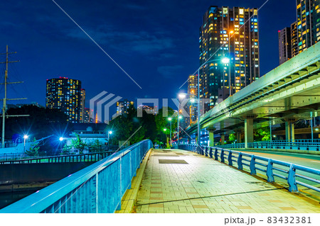 【東京の都市風景】天王洲辺の都市夜景 【東京の都市風景】天王洲辺の都市夜景 83432381
