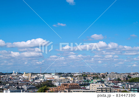 日本の横浜都市景観 たまプラーザ駅などを望む 83447390