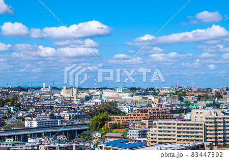 日本の横浜都市景観 たまプラーザ駅などを望む 日本の横浜都市景観 たまプラーザ駅などを望む 83447392