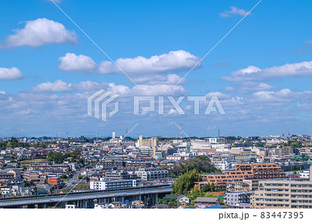 日本の横浜都市景観 たまプラーザ駅などを望む 83447395
