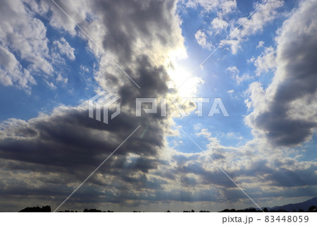 秋 青空 太陽 雲 秋 青空 太陽 雲 83448059