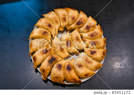 ふくしま餃子『山女』の円盤餃子 83451172