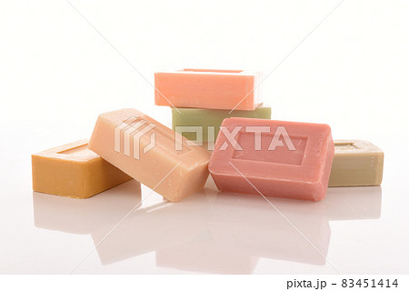 カラフルな石鹸 83451414
