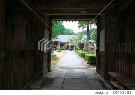 【四国八十八ヶ所】第八十一番札所　白峯寺 勅使門越しの頓証寺殿　香川県坂出市 83455583