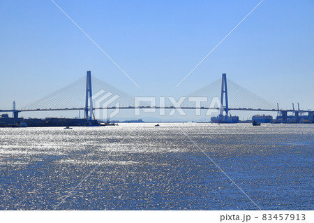 名古屋市港区　名古屋港に架かる名港トリトン　名港中央大橋 83457913