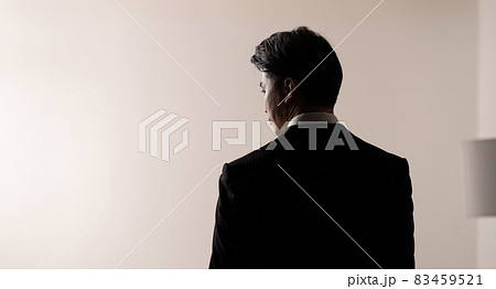 ビジネスマン　シルエット  83459521