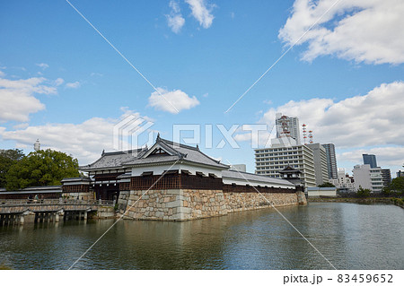 [広島県]広島城の二の丸と御門橋 83459652