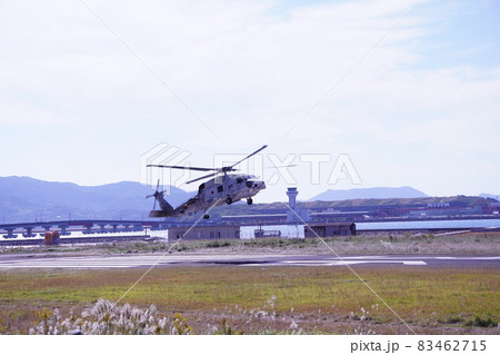 哨戒ヘリコプター SH-60J シーホーク SeaHawk の写真素材 哨戒ヘリコプター SH-60J シーホーク SeaHawk の写真素材 83462715