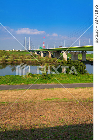 荒川 さきたま大橋 土手から秋の景色 荒川 さきたま大橋 土手から秋の景色 83471995