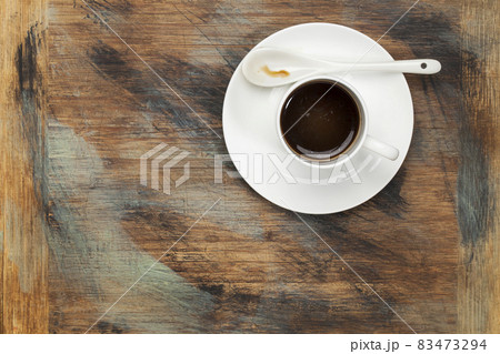 coffee cup on grunge wood coffee cup on grunge wood 83473294