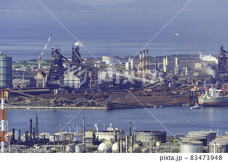 水島臨海工業地帯　JFEスチール　高炉と鉄鉱石　岡山県倉敷市 83473948