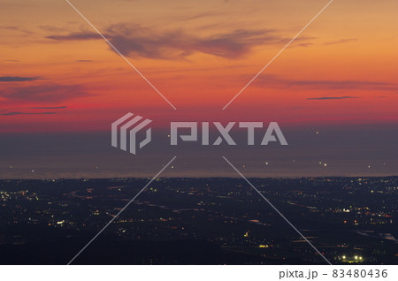 犀鶴林道(獅子吼高原)からの加賀平野、日本海の夕景 犀鶴林道(獅子吼高原)からの加賀平野、日本海の夕景 83480436