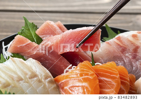 マグロの刺身 83482893