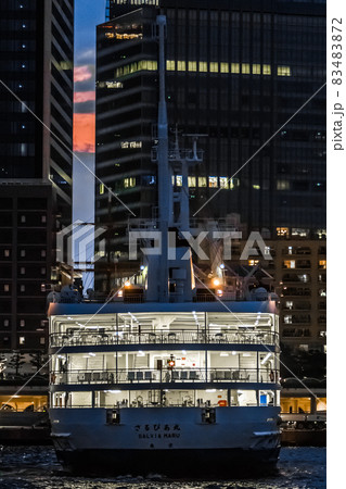 夜の東海汽船「さるびあ丸」 夜の東海汽船「さるびあ丸」 83483872