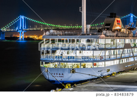 夜の東海汽船「さるびあ丸」 83483879