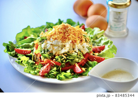 ミモザサラダ(春に咲くミモザの花のようなサラダ) ミモザサラダ(春に咲くミモザの花のようなサラダ) 83485344