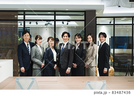 オフィスで働くビジネスパーソンのポートレート 撮影協力:WEEK芝大門(サンフロンティア不動産) オフィスで働くビジネスパーソンのポートレート 撮影協力:WEEK芝大門(サンフロンティア不動産) 83487436