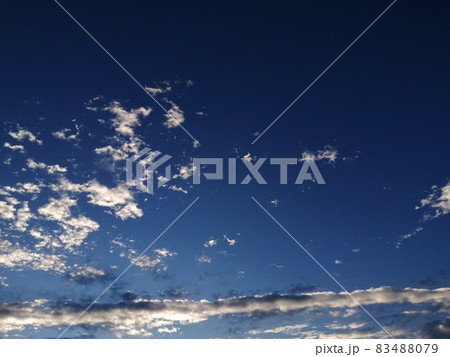 朝焼けの秋空 朝焼けの秋空 83488079