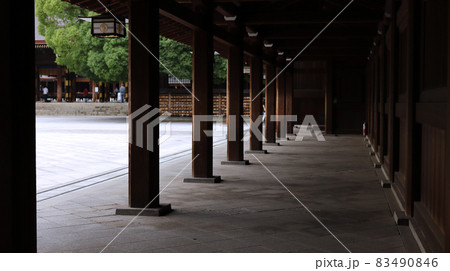 寺院の廊下 寺院の廊下 83490846