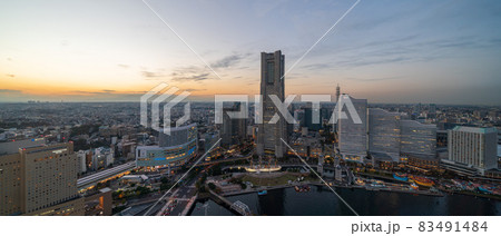 横浜・みなとみらいの夕景 横浜・みなとみらいの夕景 83491484