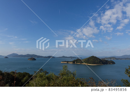 日本の広島県の大久野島の古くて美しい建物と風景 日本の広島県の大久野島の古くて美しい建物と風景 83495856
