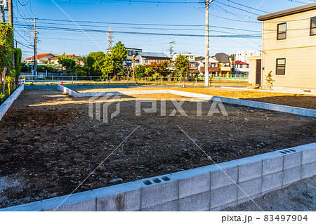 住宅街の造成地 83497904