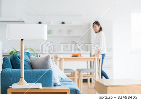新生活の若い女性 新生活の若い女性 83498405