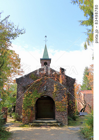 安曇野　秋の碌山美術館 83498780