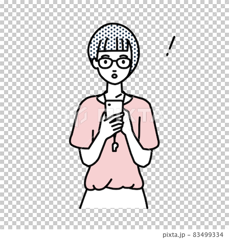 立ってスマートフォンを操作して何かに気づいて驚いた教師の女性 立ってスマートフォンを操作して何かに気づいて驚いた教師の女性 83499334