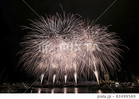 熱海海上花火大会 2021.10.30撮影 土石流災害後初開催 鎮魂 慰霊 復興 熱海海上花火大会 2021.10.30撮影 土石流災害後初開催 鎮魂 慰霊 復興 83499569