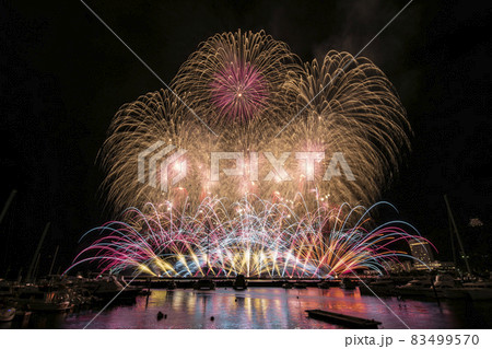 熱海海上花火大会 2021.10.30撮影 土石流災害後初開催 鎮魂 慰霊 復興 熱海海上花火大会 2021.10.30撮影 土石流災害後初開催 鎮魂 慰霊 復興 83499570