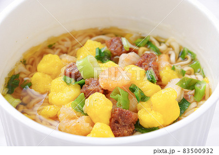カップラーメン 83500932