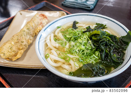 とても美味しい日本の香川県の讃岐うどん とても美味しい日本の香川県の讃岐うどん 83502096