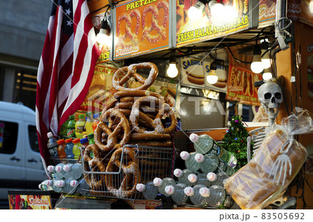 ニューヨークの屋台 83505692