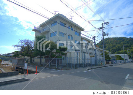 【統合】福山市立千年中学校の校舎と体育館　広島県福山市 83509862