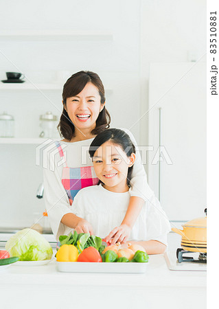 キッチンの親子 キッチンの親子 83510881
