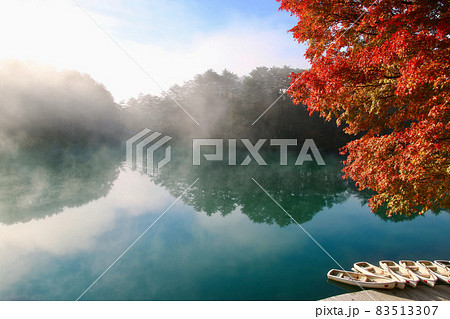 秋の五色沼・毘沙門沼（福島県・北塩原村） 83513307