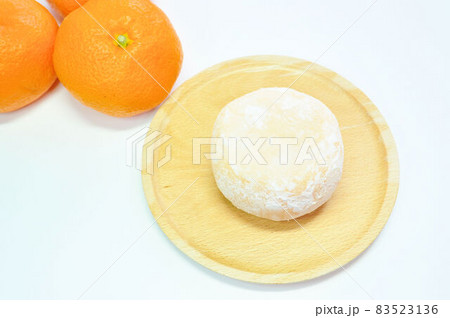 みかんのフルーツ大福 83523136
