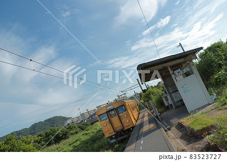 秘境駅_長門本山駅に停車中のJR小野田支線123系電車_2021/8/10撮影 秘境駅_長門本山駅に停車中のJR小野田支線123系電車_2021/8/10撮影 83523727