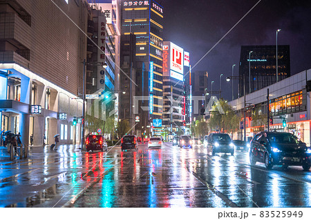 《東京都》夜の銀座・雨の夜 83525949