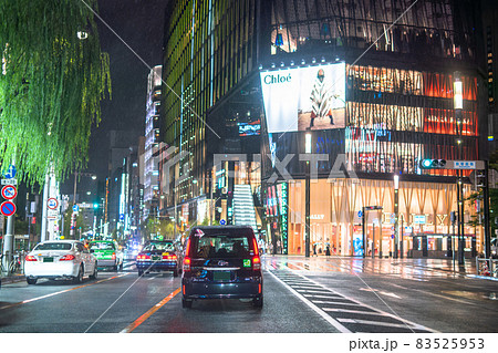 《東京都》夜の銀座・雨の夜 83525953