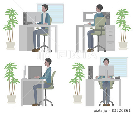 オフィスでパソコン作業をする男性 83526861