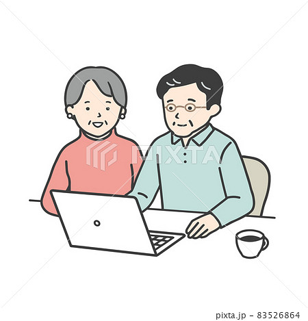 パソコンを操作するシニア夫婦 83526864