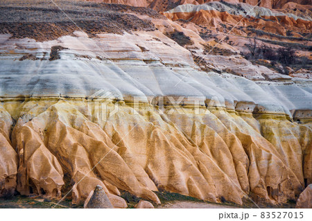 トルコ　カッパドキア　奇岩 83527015