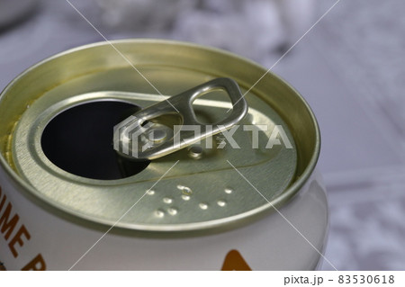 開栓したアルミ缶のプルトップの写真素材 [83530618] - PIXTA