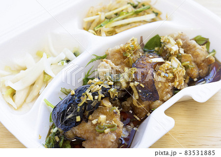 美味しい油淋鶏弁当 美味しい油淋鶏弁当 83531885