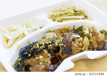 美味しい油淋鶏弁当 83531886