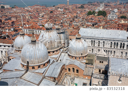 Panoramic view of Venice city with historic buildings 83532318