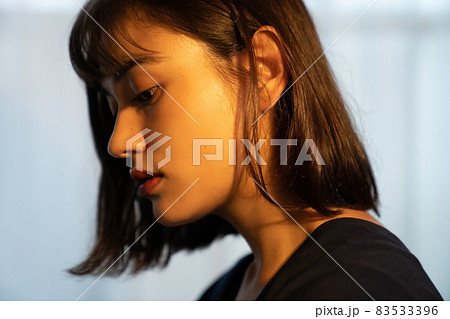 印象的な女性のポートレート 印象的な女性のポートレート 83533396