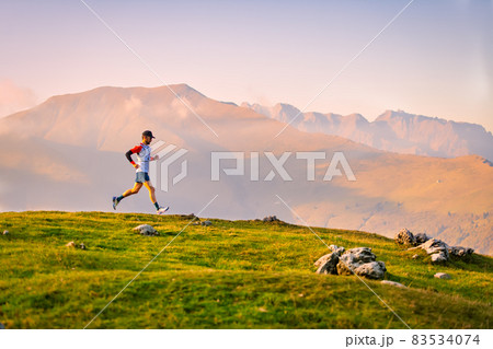High altitude marathon runner during a training session 83534074